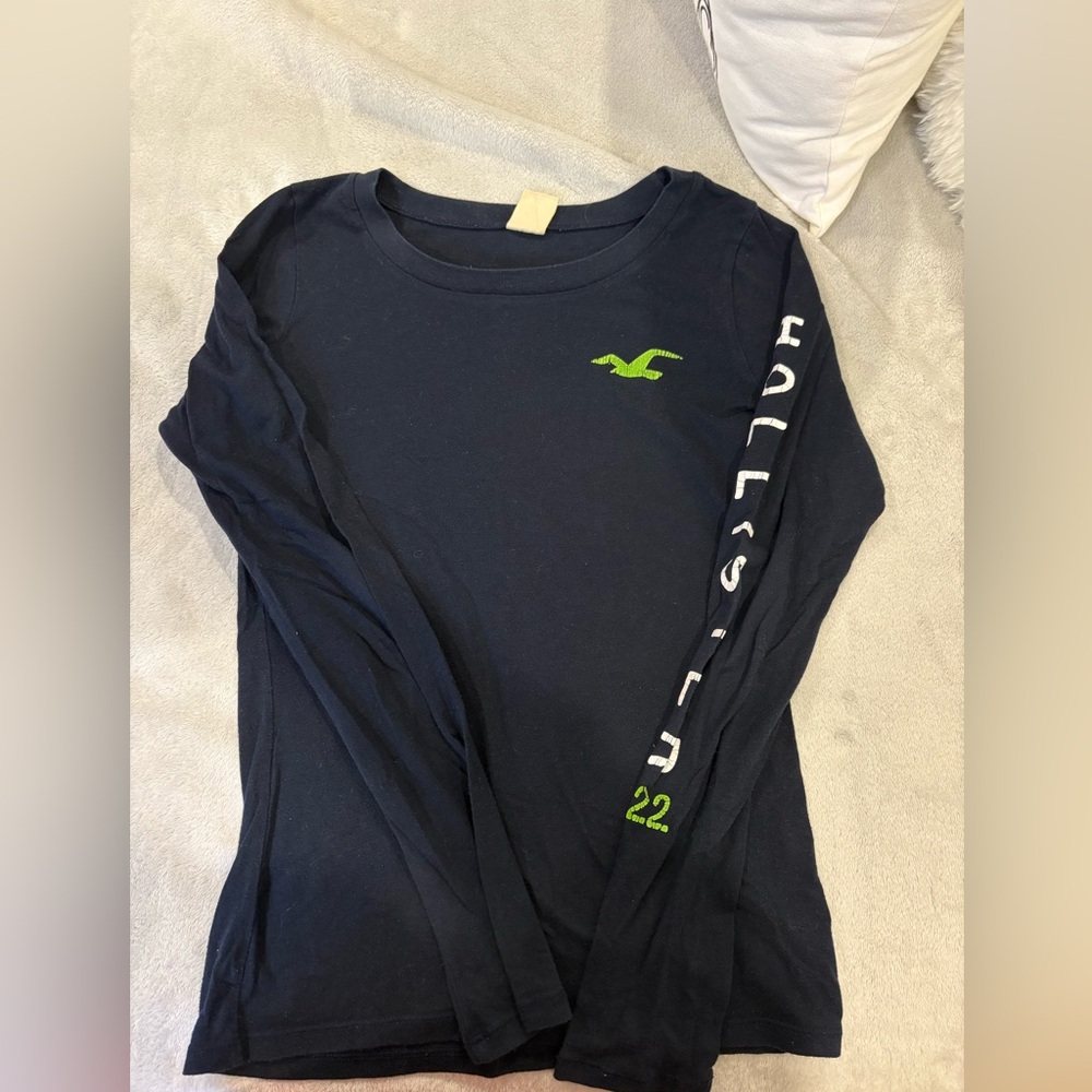 HOLLISTER LONG SLEEVE LOGO TOP